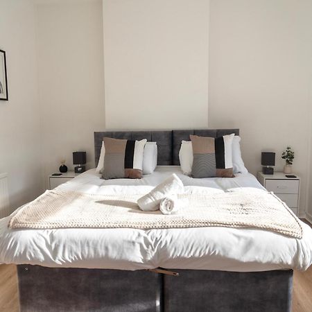 Mideyah Stays - 3 Bed Comfy House Cardiff Exteriér fotografie