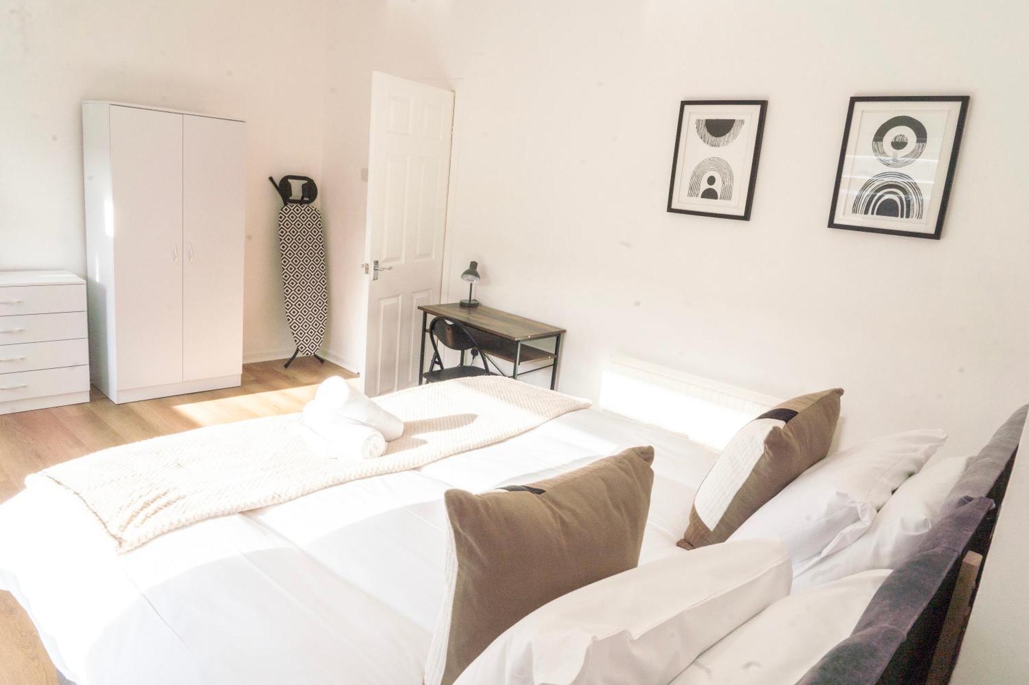 Mideyah Stays - 3 Bed Comfy House Cardiff Exteriér fotografie