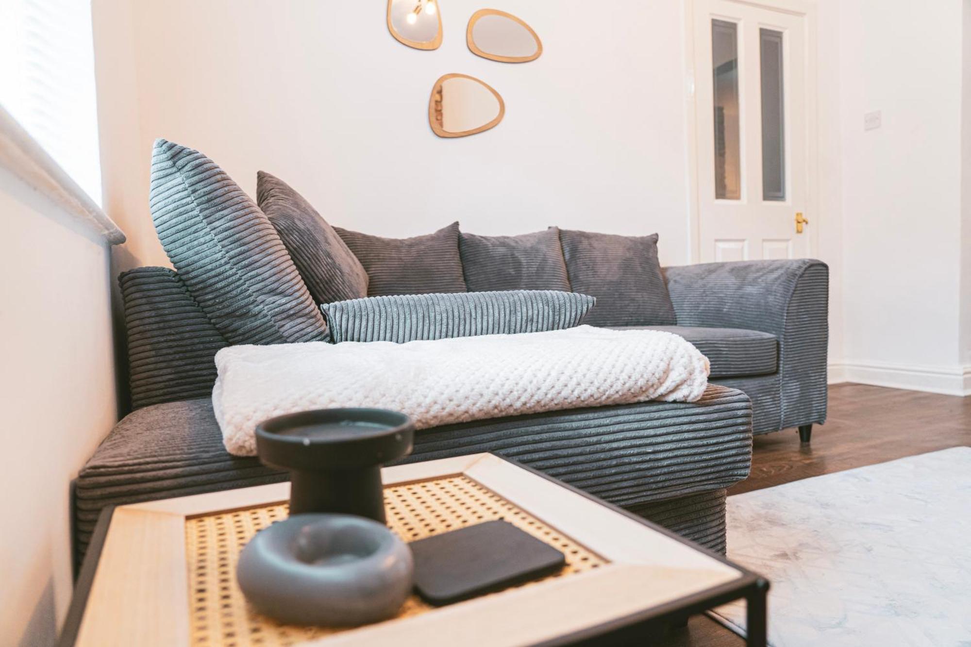 Mideyah Stays - 3 Bed Comfy House Cardiff Exteriér fotografie
