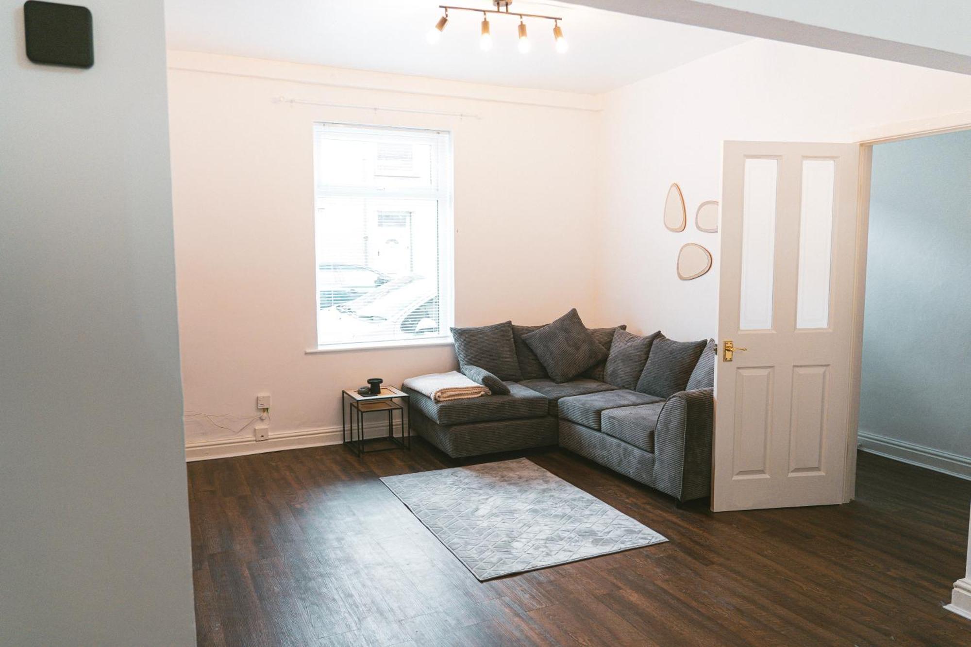 Mideyah Stays - 3 Bed Comfy House Cardiff Exteriér fotografie